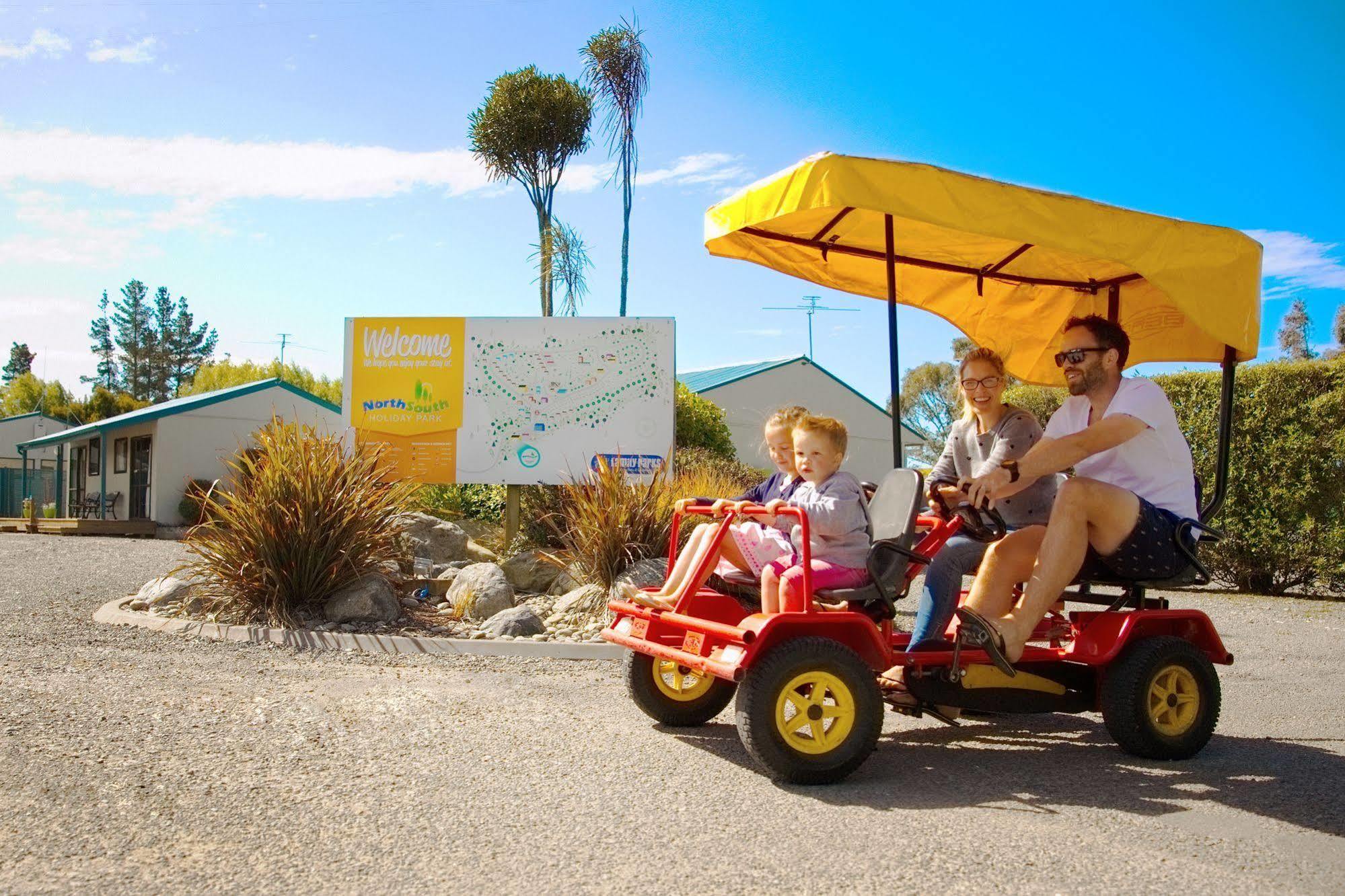 North South Holiday Park Christchurch Esterno foto